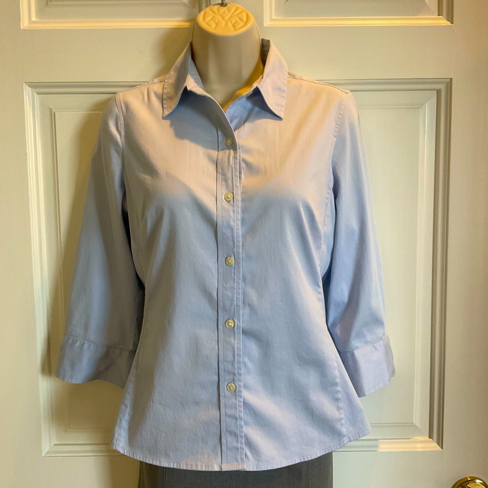 Banana Republic women’s fitted 3/4 sleeve button-down size small light blue